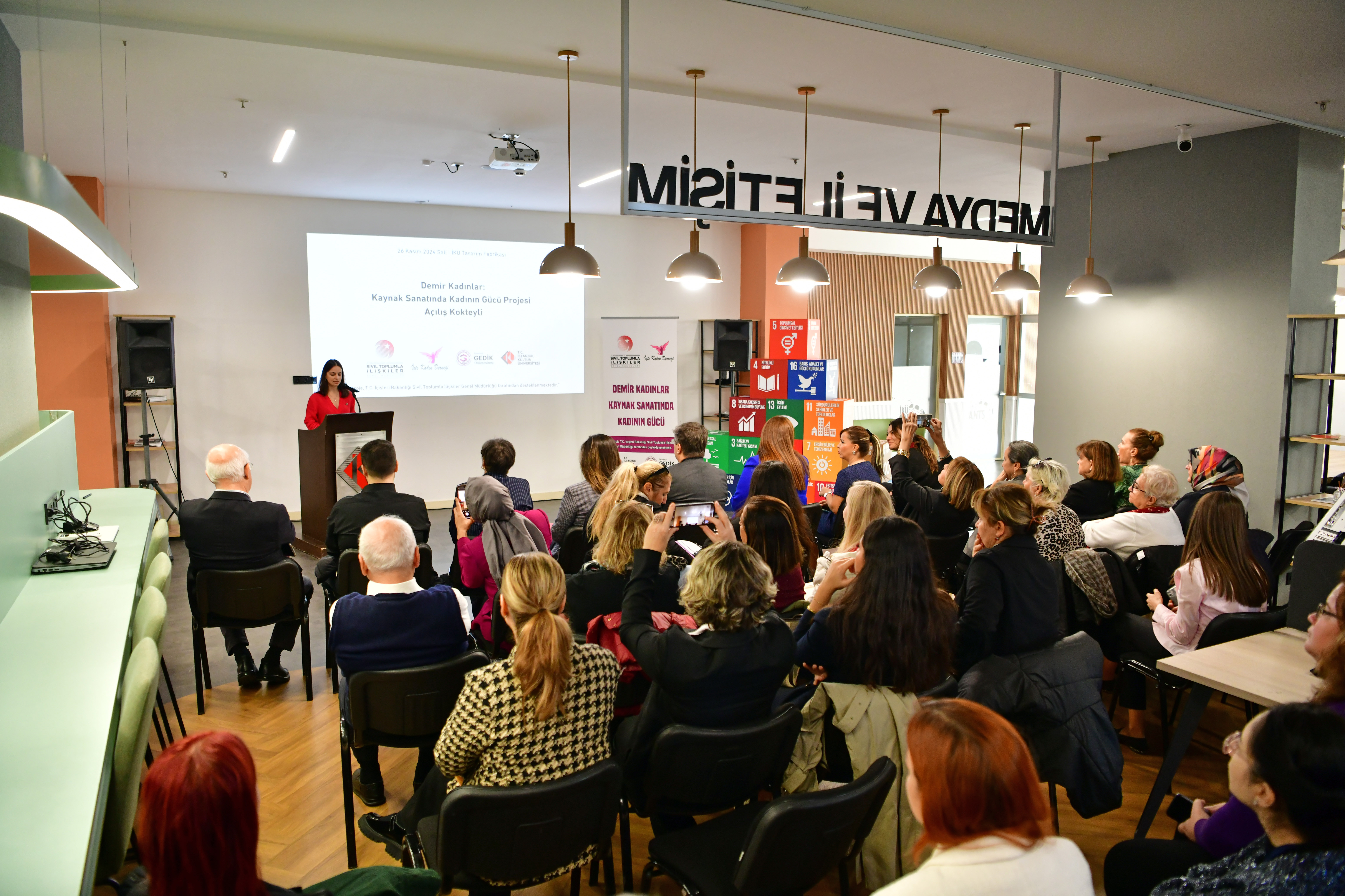 Demir Kadınlar: Kaynak Sanatında Kadının Gücü