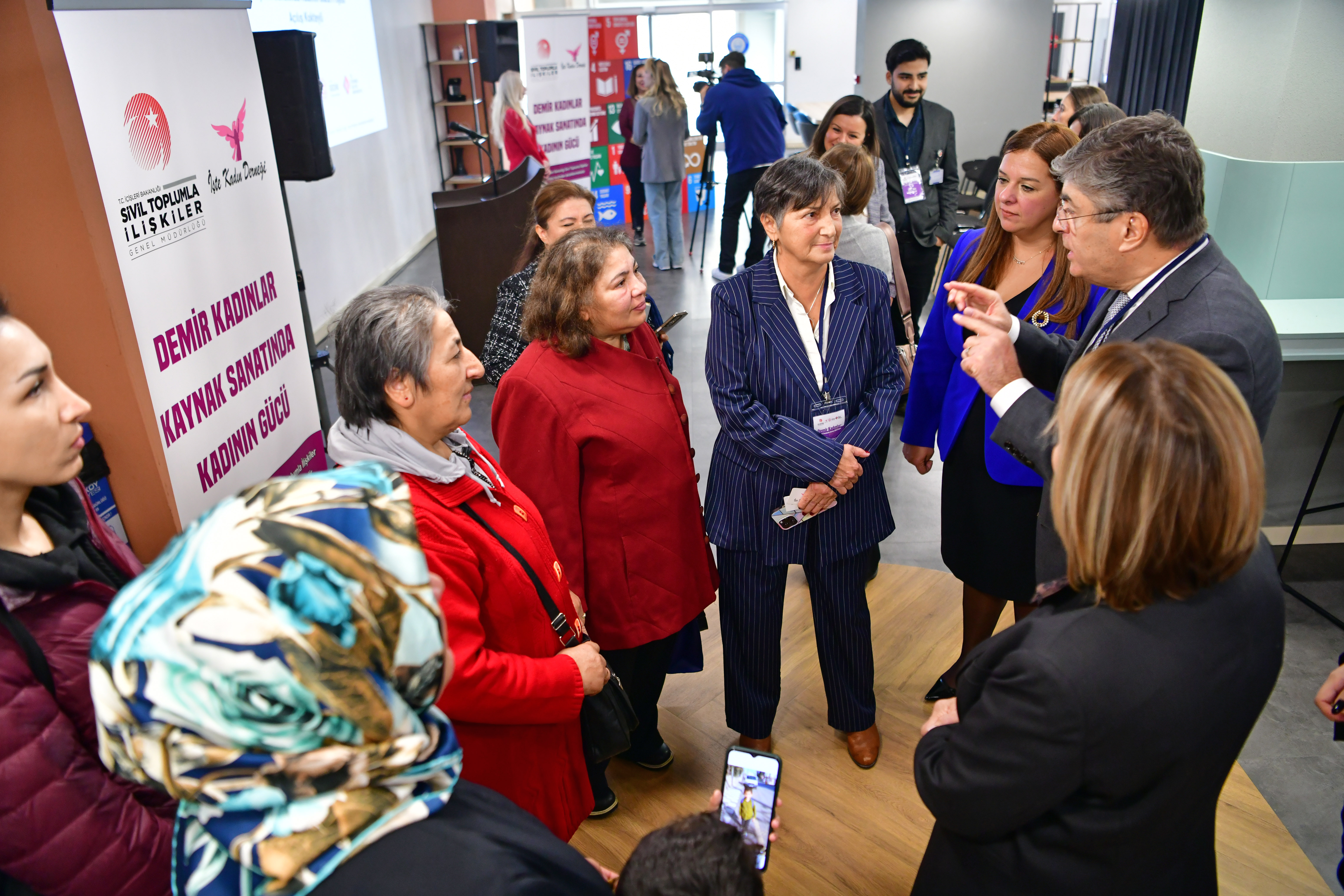 Demir Kadınlar: Kaynak Sanatında Kadının Gücü
